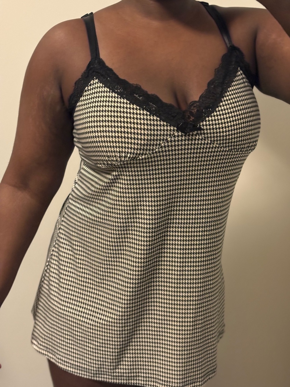 Vintage Made in USA Sirens Black & White Lace-Trim Camisole